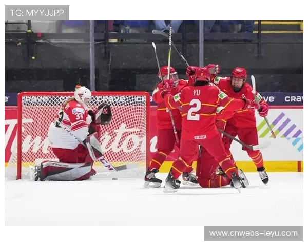 国际冰球联合会试点柔性护具，女子运动员颈部防护标准升级